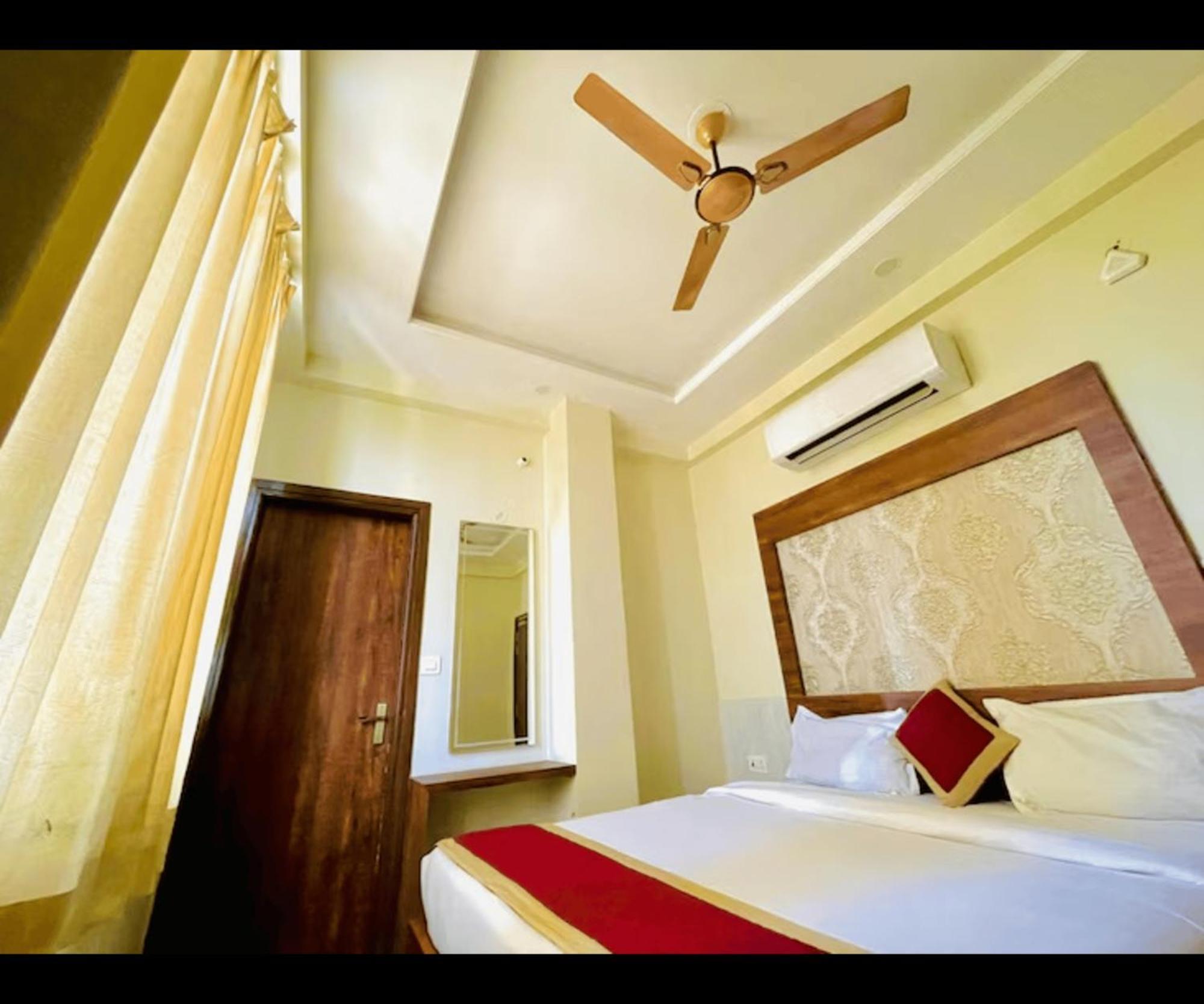 Hotel Hari Inn Jaipur Buitenkant foto