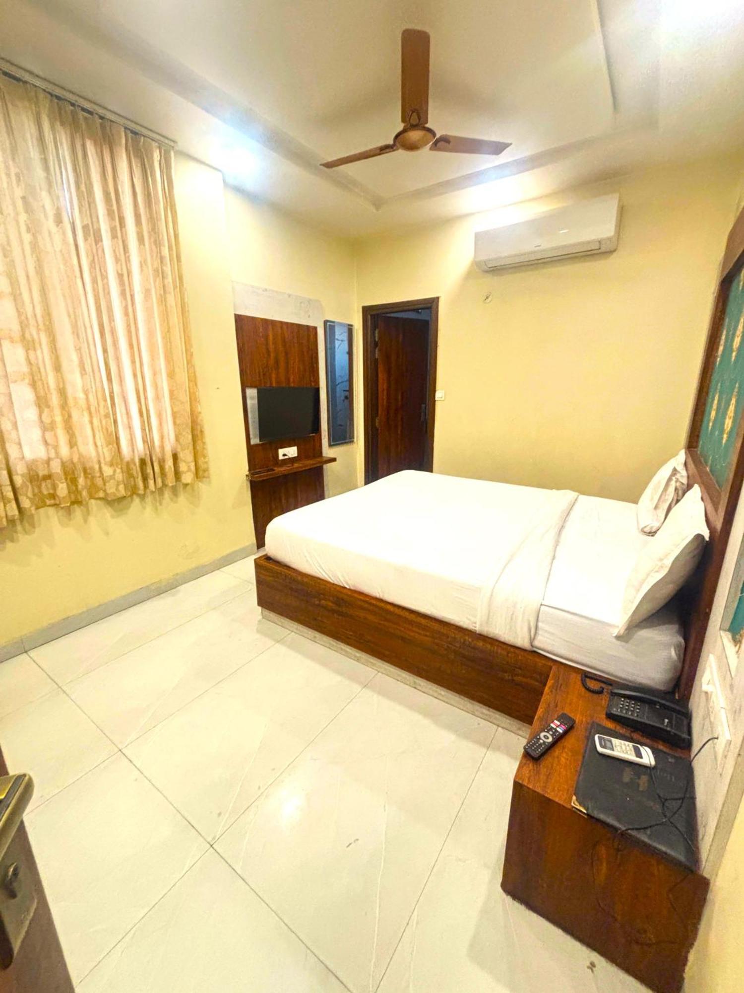 Hotel Hari Inn Jaipur Buitenkant foto